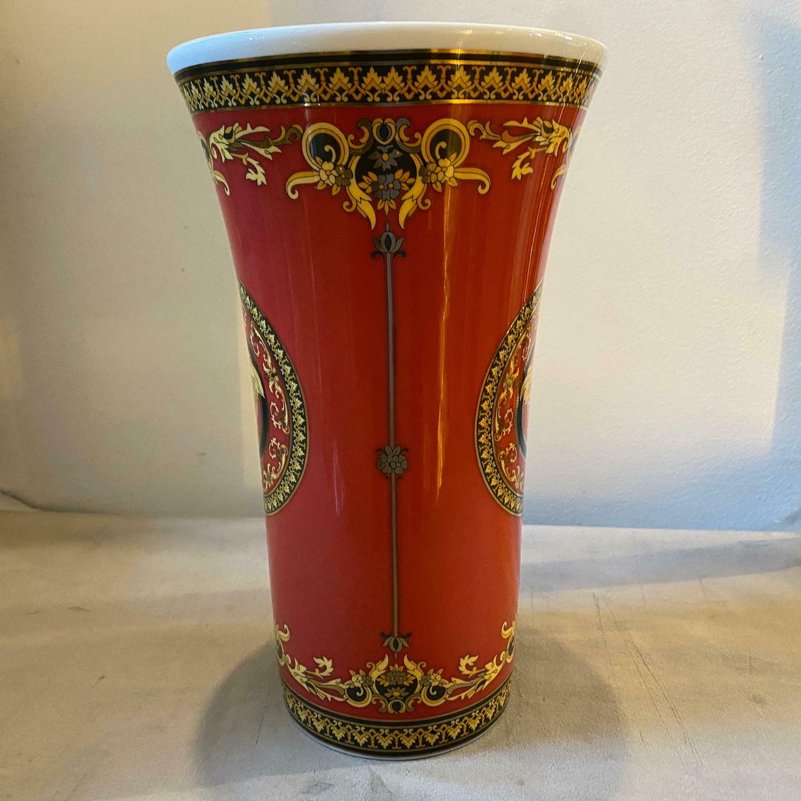 1990s, Iconic Porcelain Medusa Vase Designed By Gianni Versace For Rosenthal photo vinterior