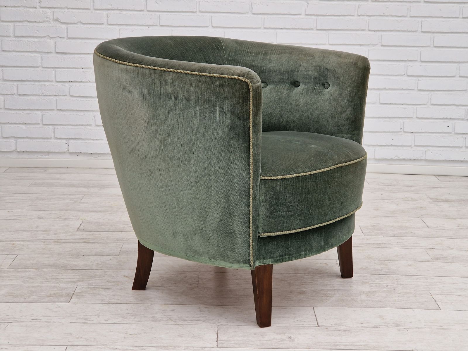 890.0 1960s, Danish Design, Curved Loungechair, Original Very Good Condition. photo