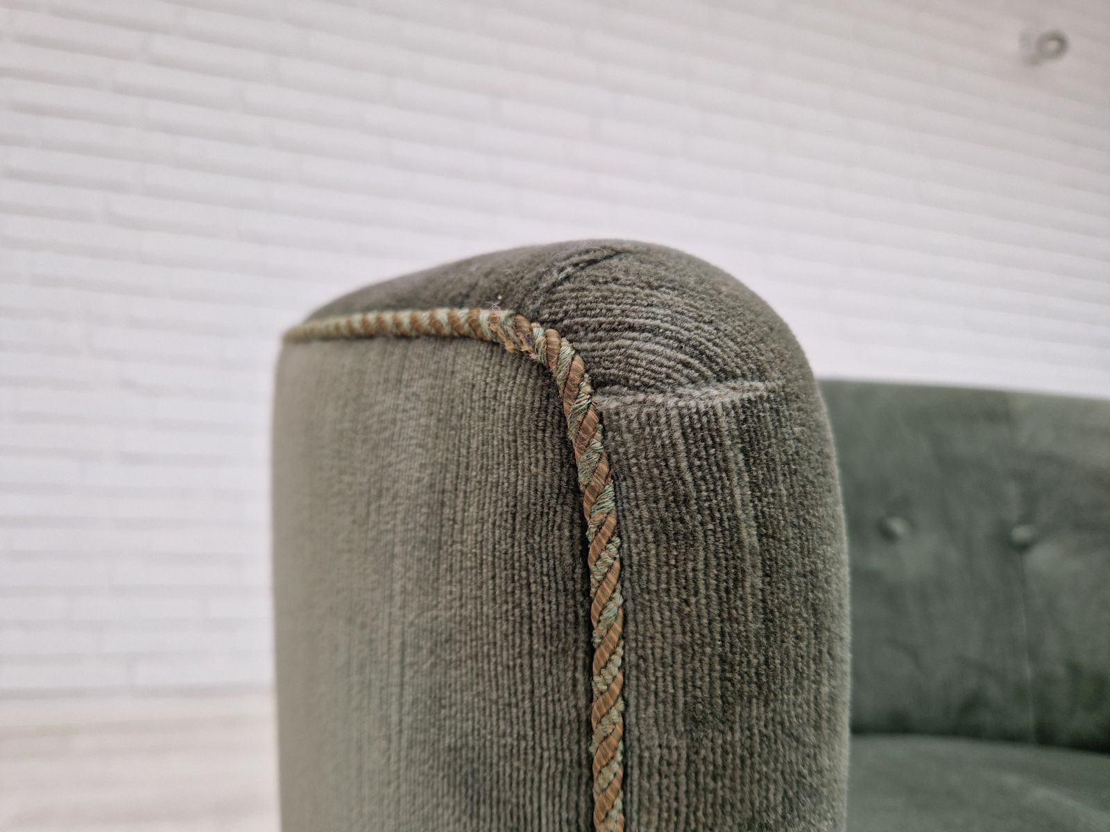 photo vintage 1960s, Danish Design, Curved Loungechair, Original Very Good Condition.