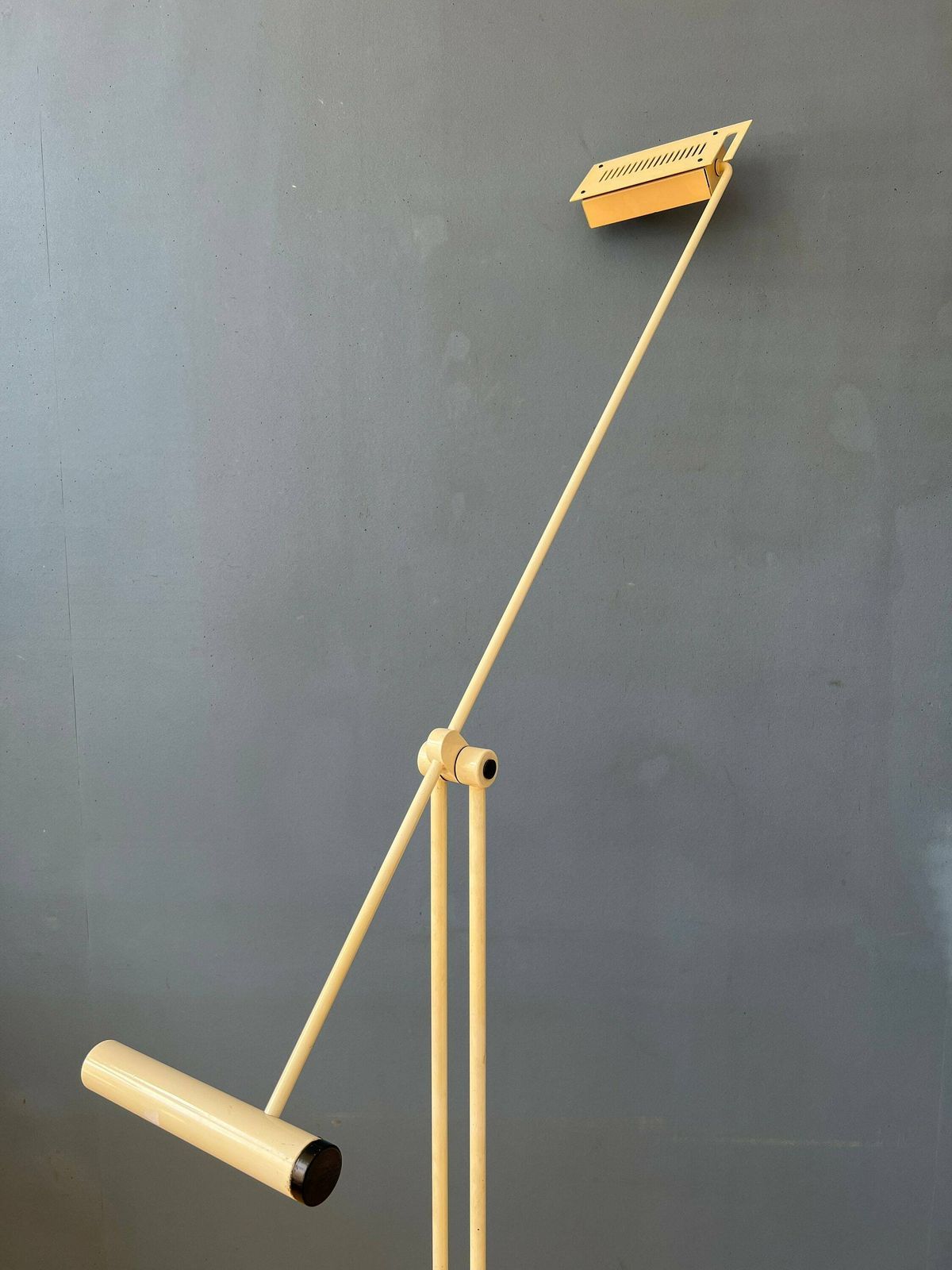 White Samurai Floor Lamp By Shigeaki Asahara For Stilnovo, 1970s photo for sale