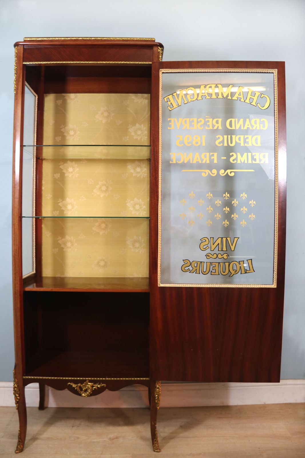 A Lovely 20th Century Mahogany Veneered, Floral Inlaid And Metal Mounted Vitrine Or Display Cabinet. photo Furniture