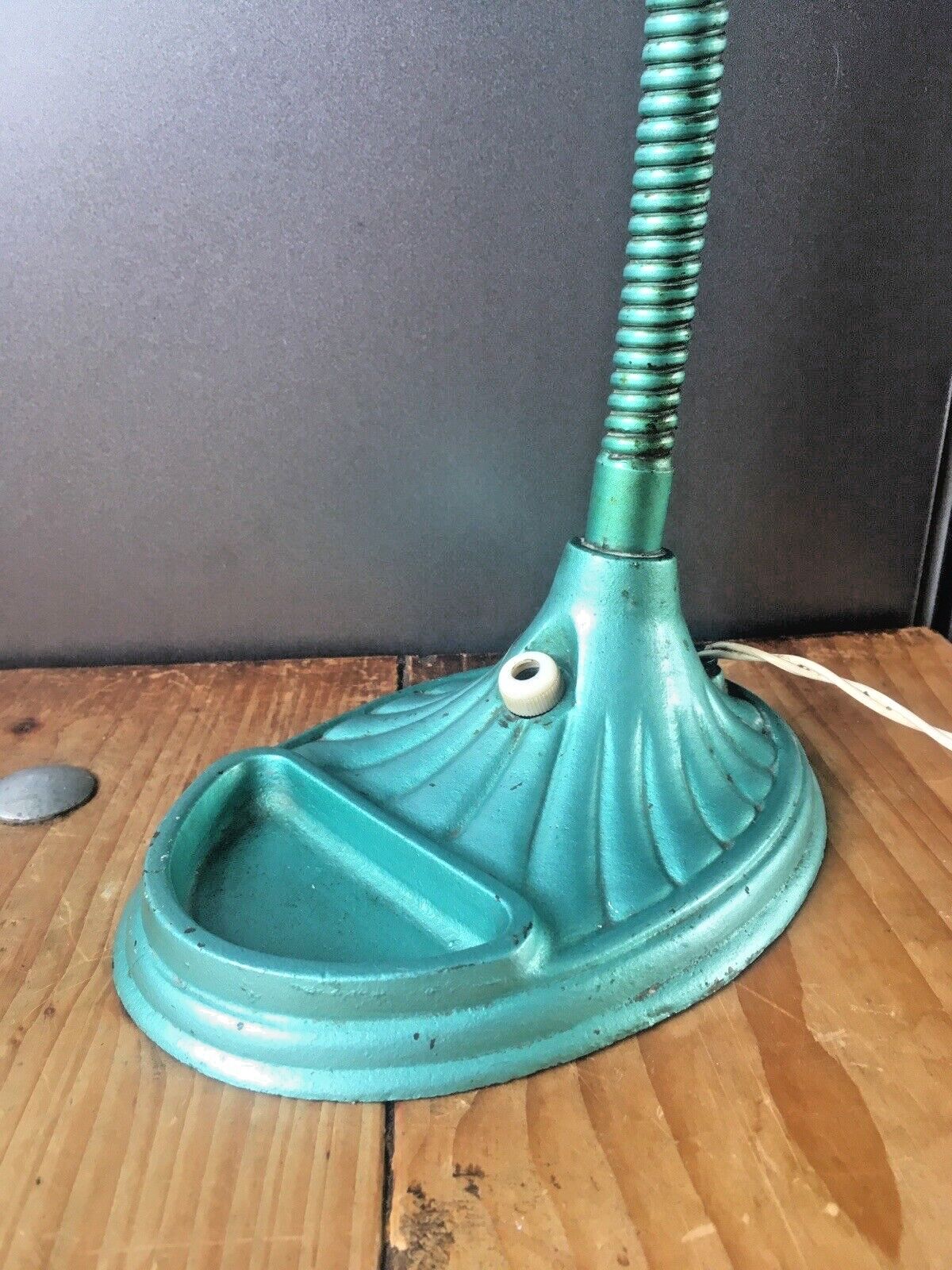 Antique Art Deco 30s Teal Green Supreme Industrial Gooseneck Scalloped Desk Lamp” photo vinterior