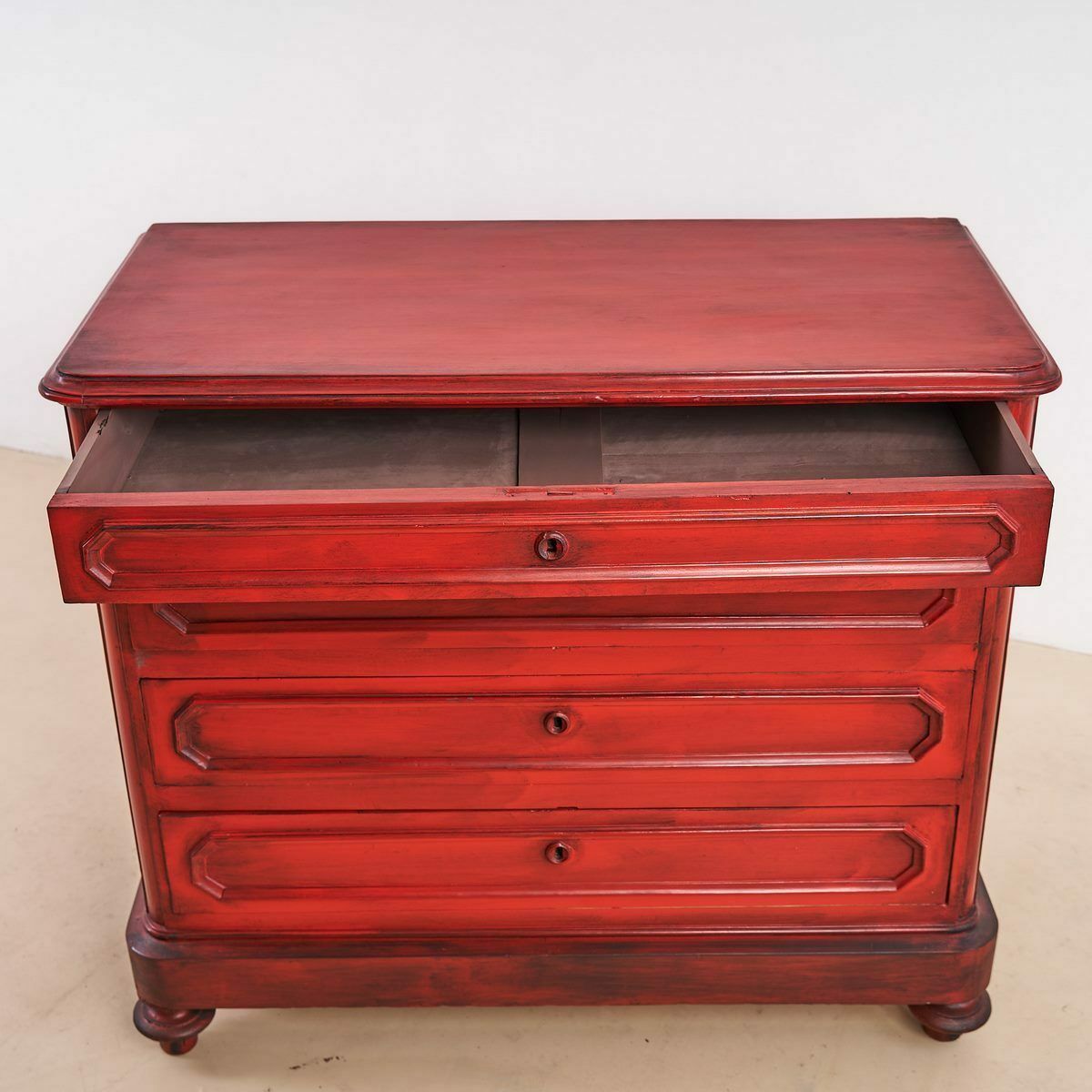 Umbertino Red Chest Of Four Drawers photo vintage