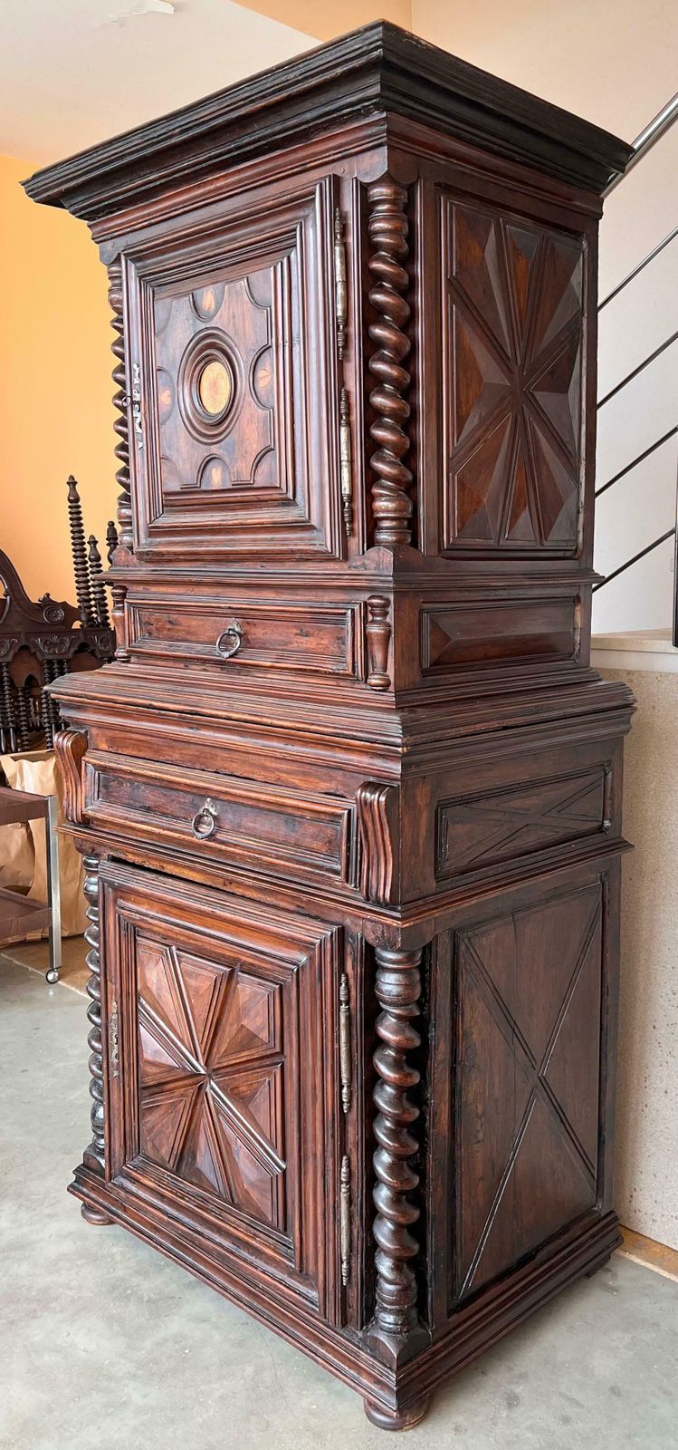 Cabinet à coussin baroque hollandais en chêne, d'époque XVIIIe siècle photo for sale