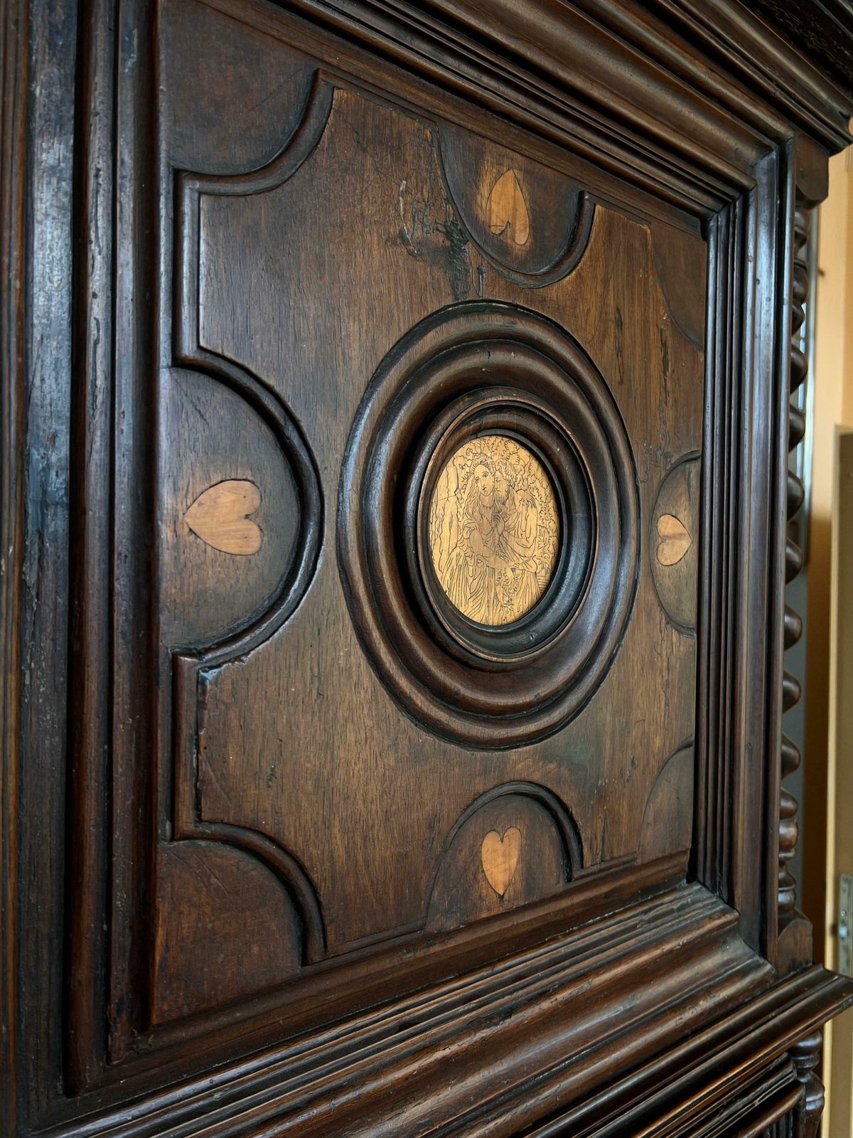 Cabinet à coussin baroque hollandais en chêne, d'époque XVIIIe siècle photo vintage