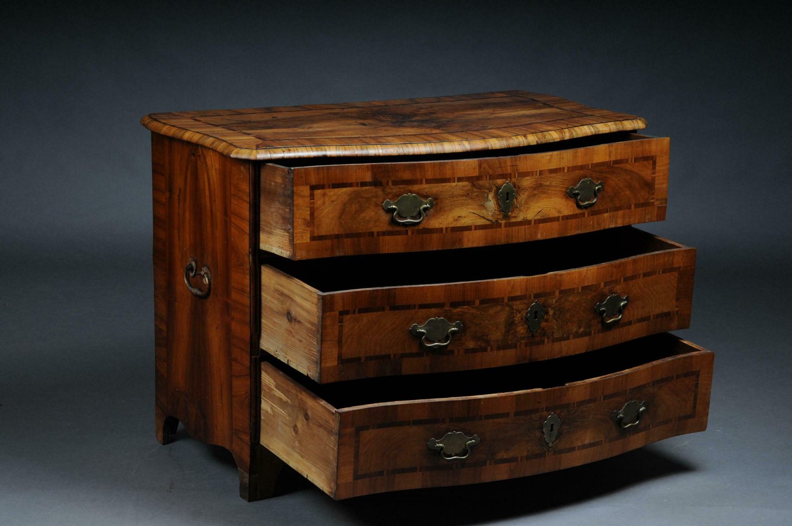 Baroque Chest Of Drawers In Walnut, German, Circa 1740 photo 4769.0