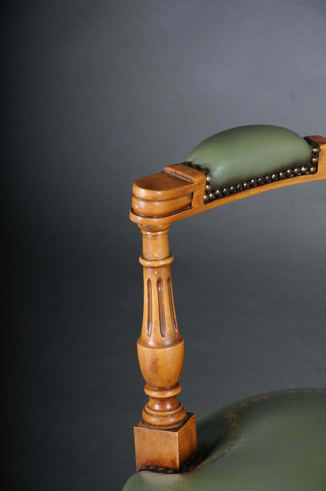 1374.0 20th Century Chair English Armchair Leather Yew Wood photo
