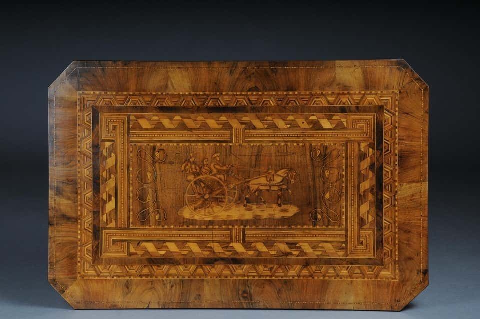 photo vinterior Antique Inlaid Table South German / Italy, Circa 1845