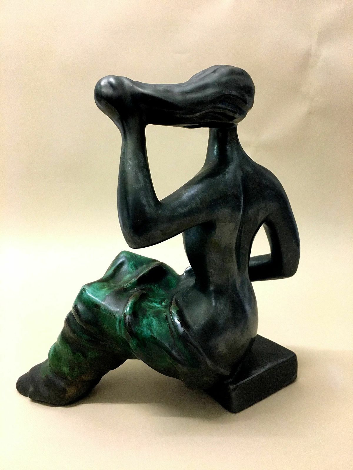 Statuette "Sitting Girls Combing Their Hair" Designed By J. Forejtová photo Home Decor