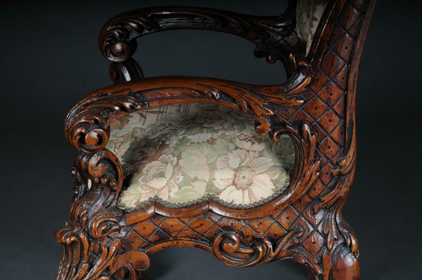 2640.0 20th Century Venetian Rococo Throne Armchair / Chair Walnut photo