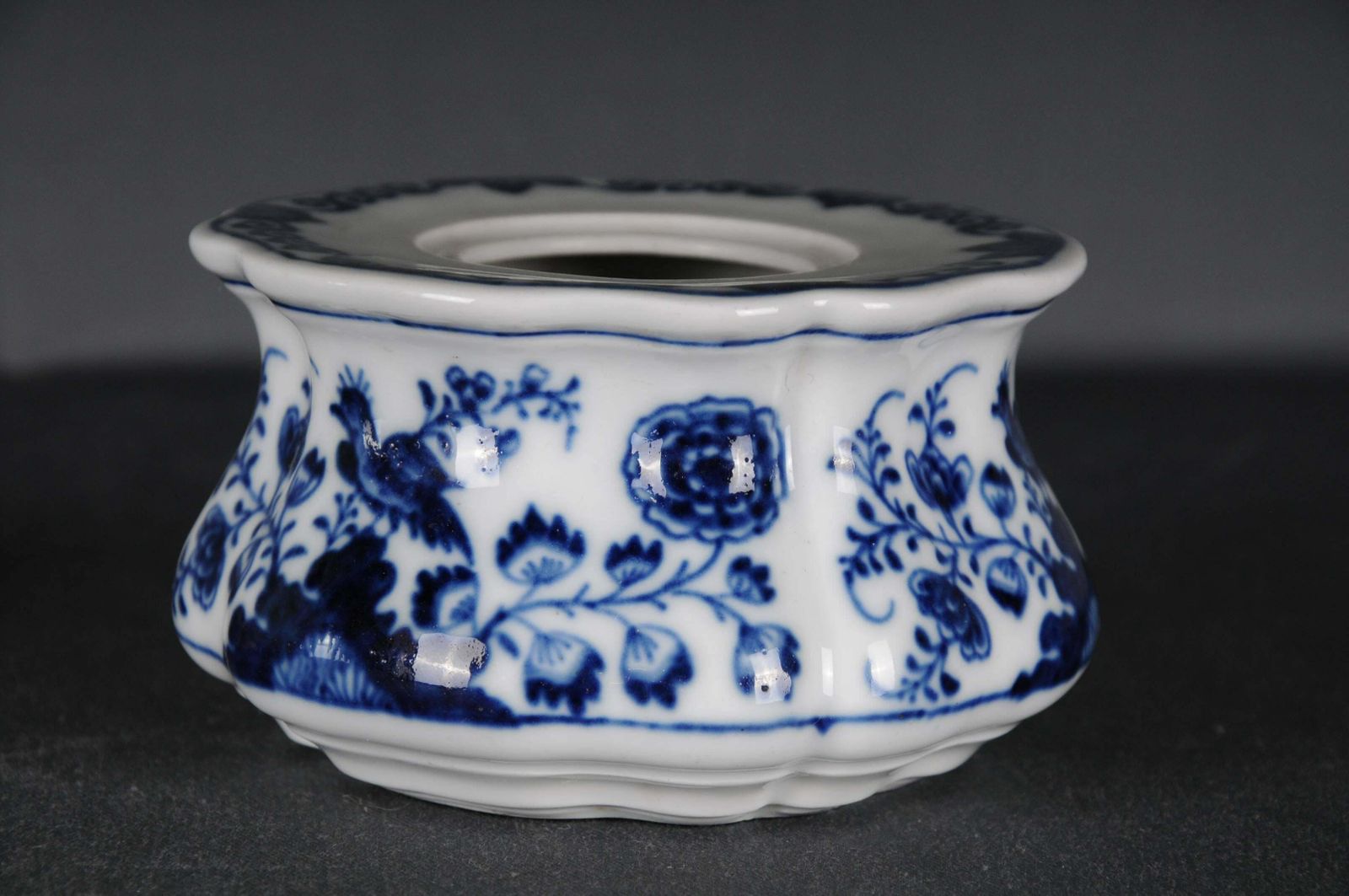 photo furniture 18th Century Meissen Ink Mug In Blue Painting, Circa 1750
