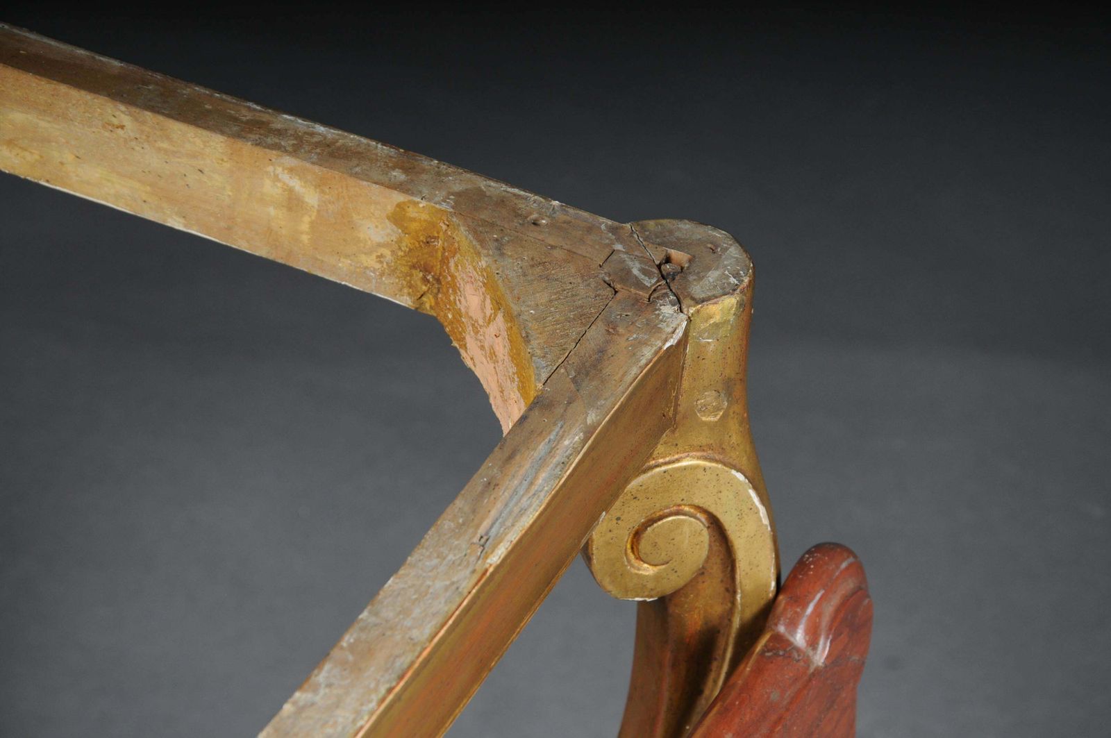 1455.0 Classic French Side Table, Louis XV, Gold photo
