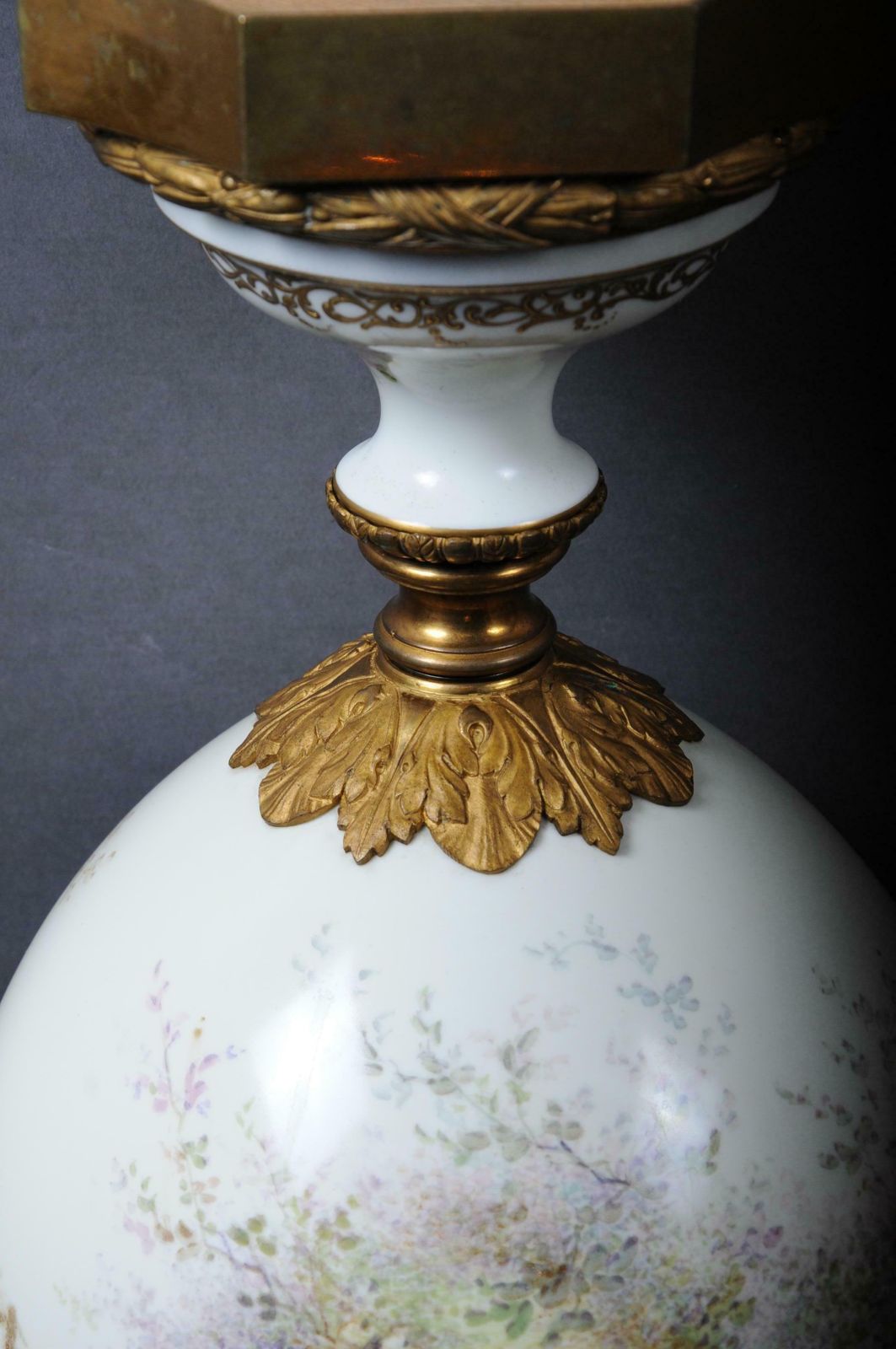 photo vinterior 19th Century Monumental Sèvres Pomp Vase With Bronze Mounting