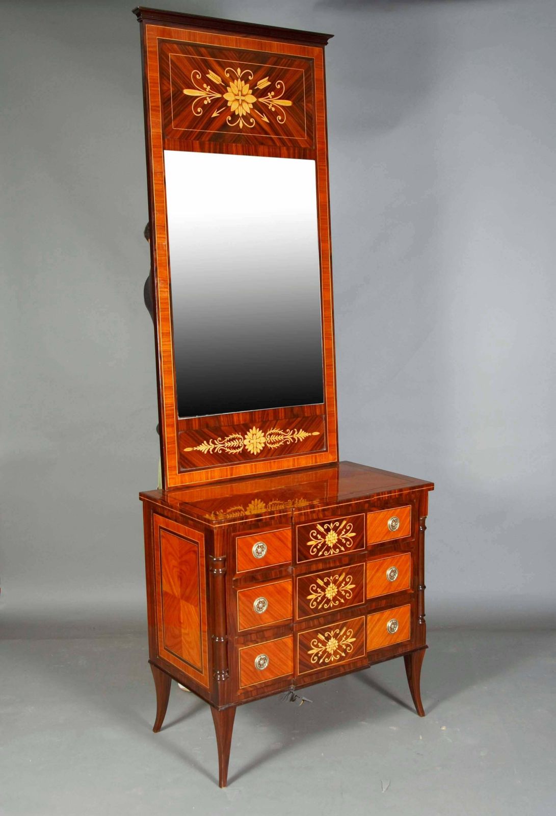20th Century Classicist Style Tulip Mirror Commode photo vinterior