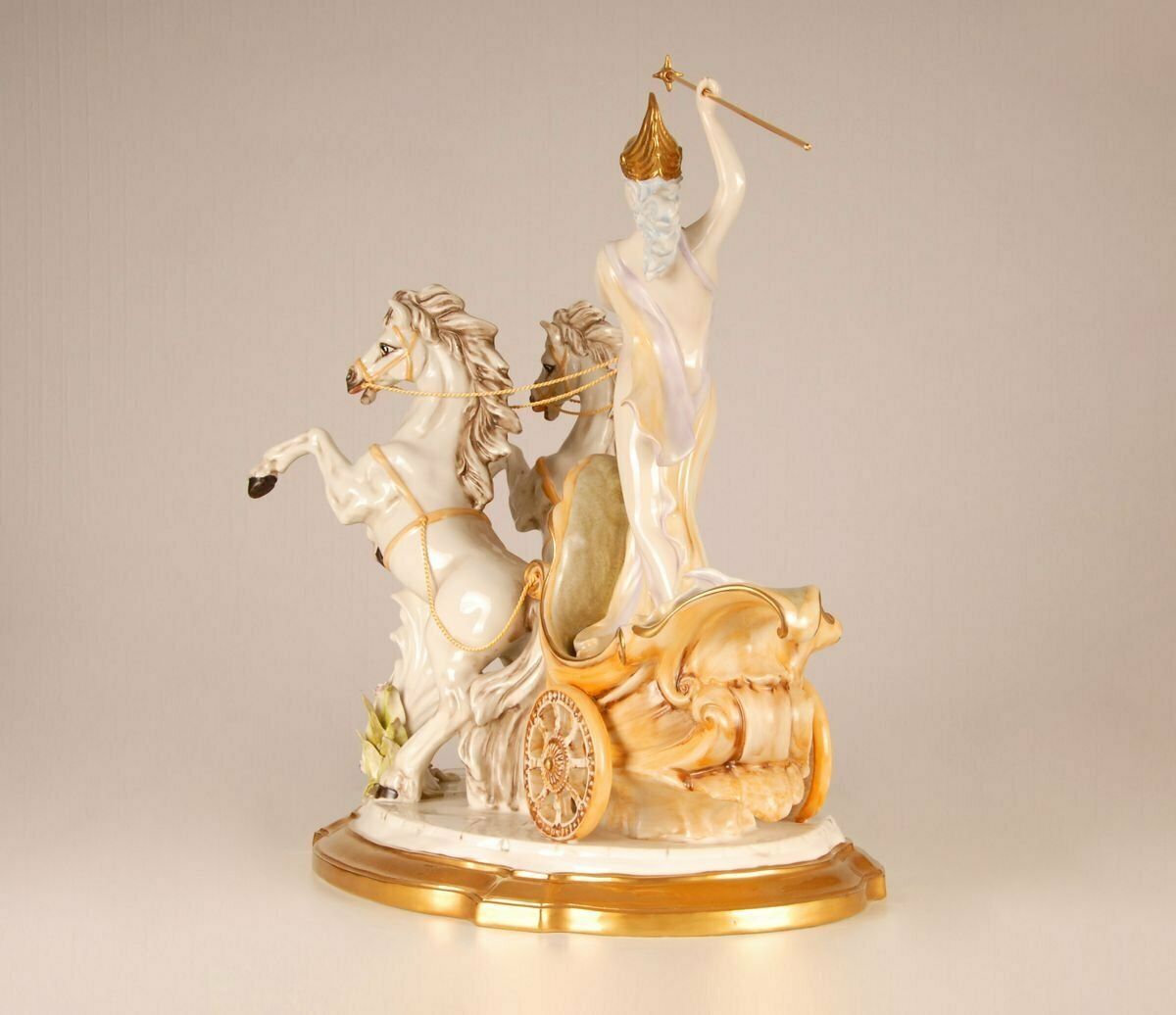 photo vinterior Mid Century Italian Porcelain Sculpture Of Diana The Huntress By Cesare Villari For Capodimonte