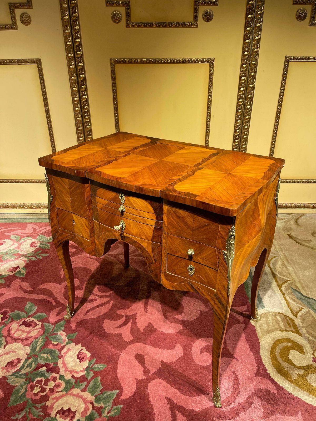 20th Century Louis XV Style Poudreuse / Desk, Paris Around 1900 photo Furniture