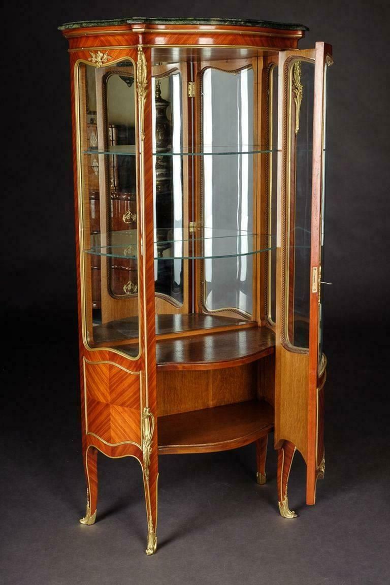 20th Century Louis XV Style French Salon Vitrine photo vinterior
