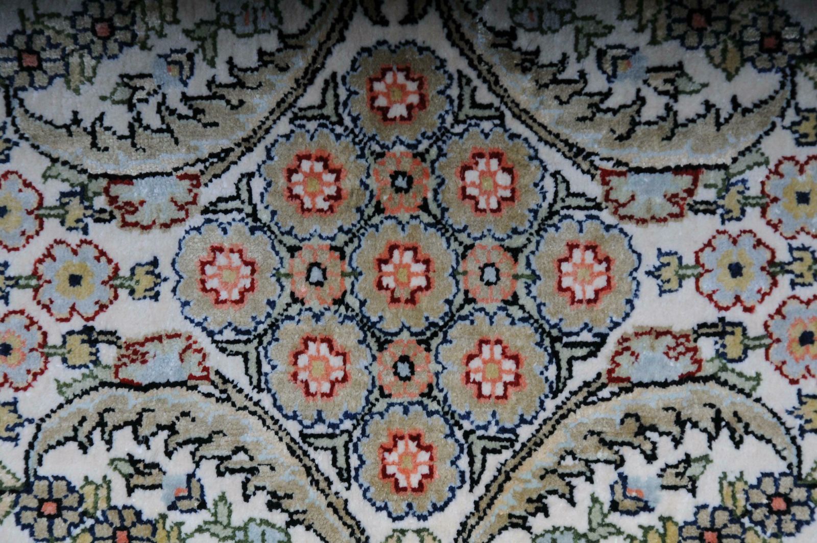 Textiles Paradise Prayer Rug, Silk End Of The 20th Century photo