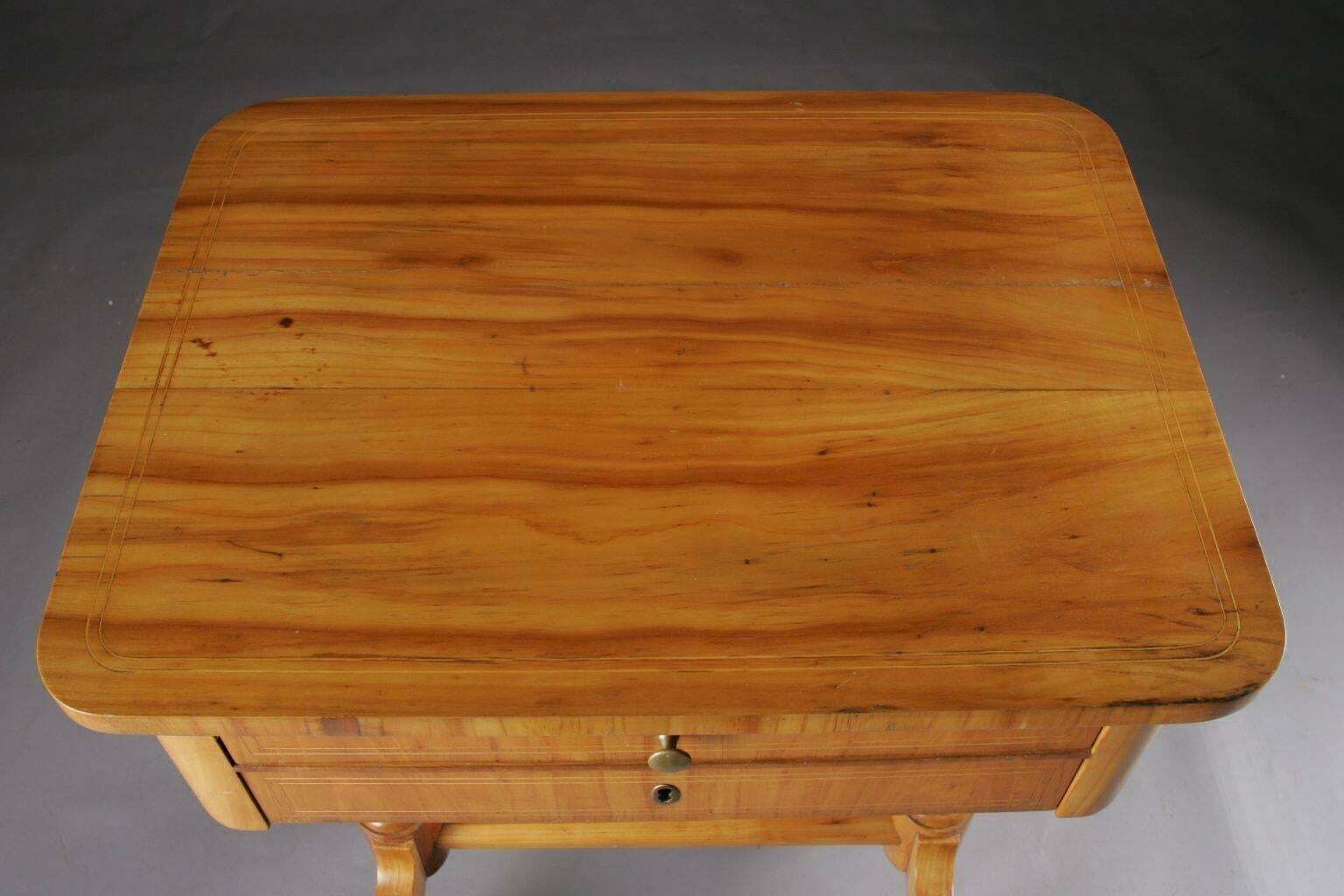 photo furniture 19th Century South German/West German Biedermeier Sewing Table