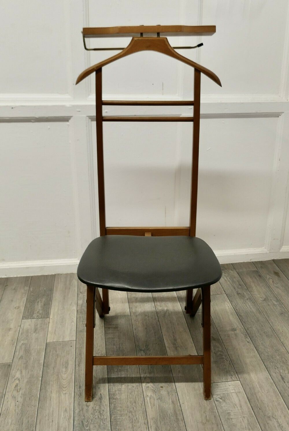 Mid Century Beech And Vinyl Gentleman's Valet Seat, Formax Valet By Breveitato, Dress Boy photo furniture
