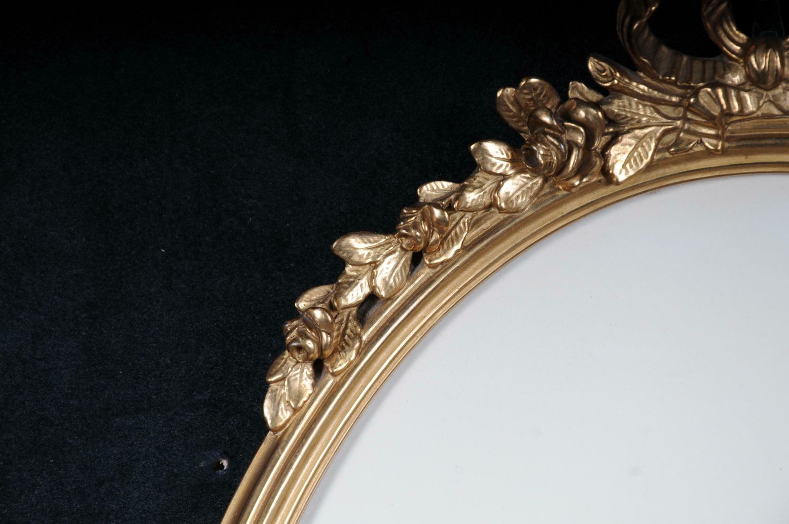 20th Century French Louis XVI Picture Frame, Gold, Oval photo for sale