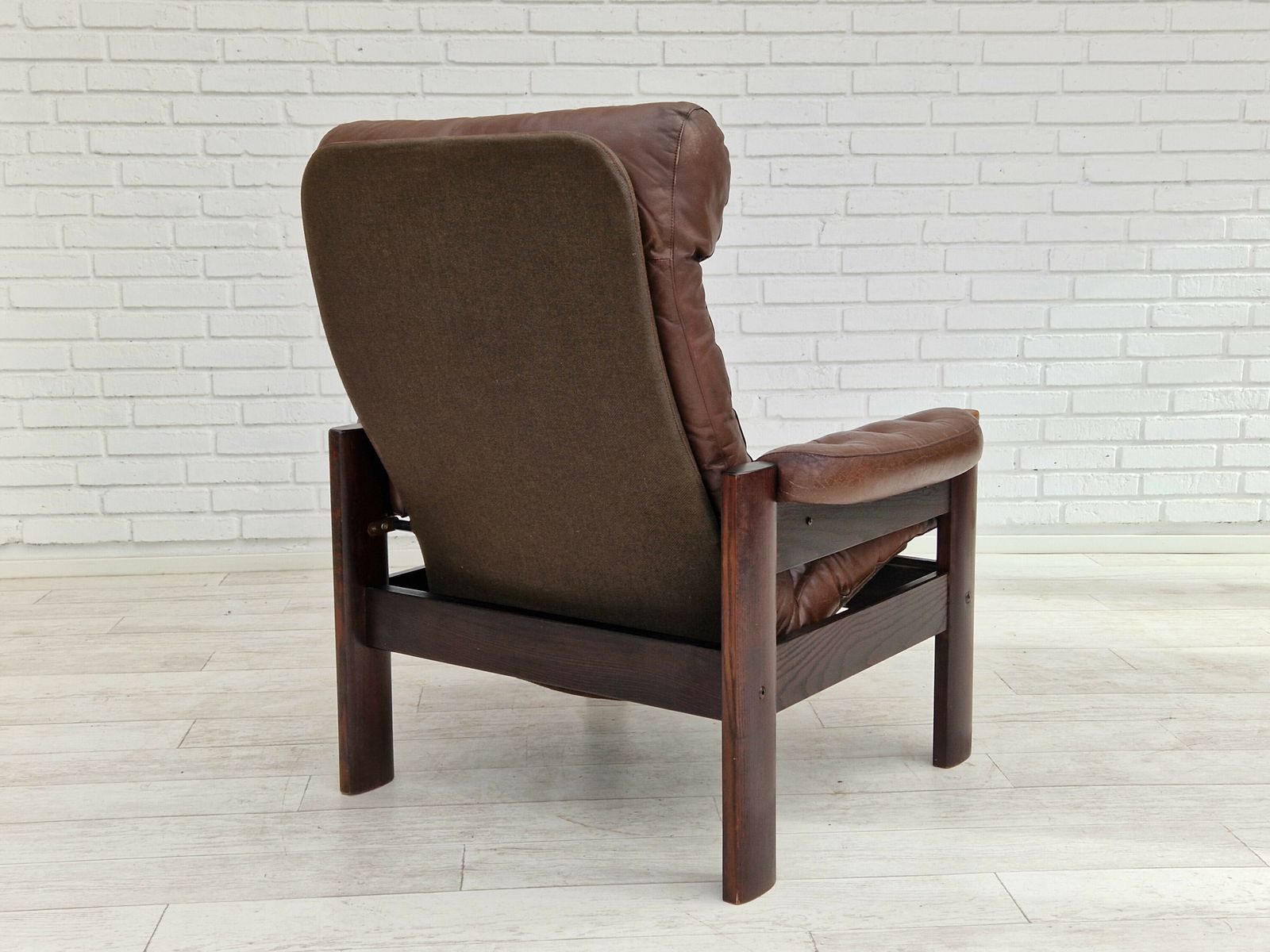 1970s, Scandinavian Adjustable Lounge Chair, Brown Leather, Oak Wood. photo 950.0