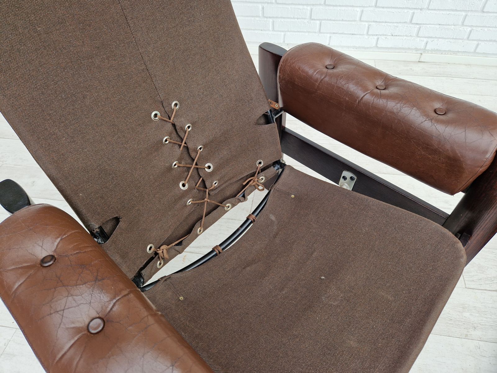 photo for sale 1970s, Scandinavian Adjustable Lounge Chair, Brown Leather, Oak Wood.