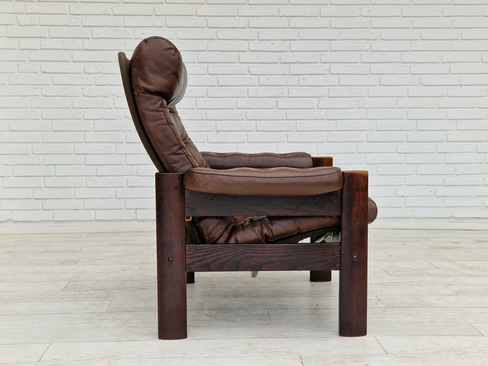 photo buy 1970s, Scandinavian Adjustable Lounge Chair, Brown Leather, Oak Wood.