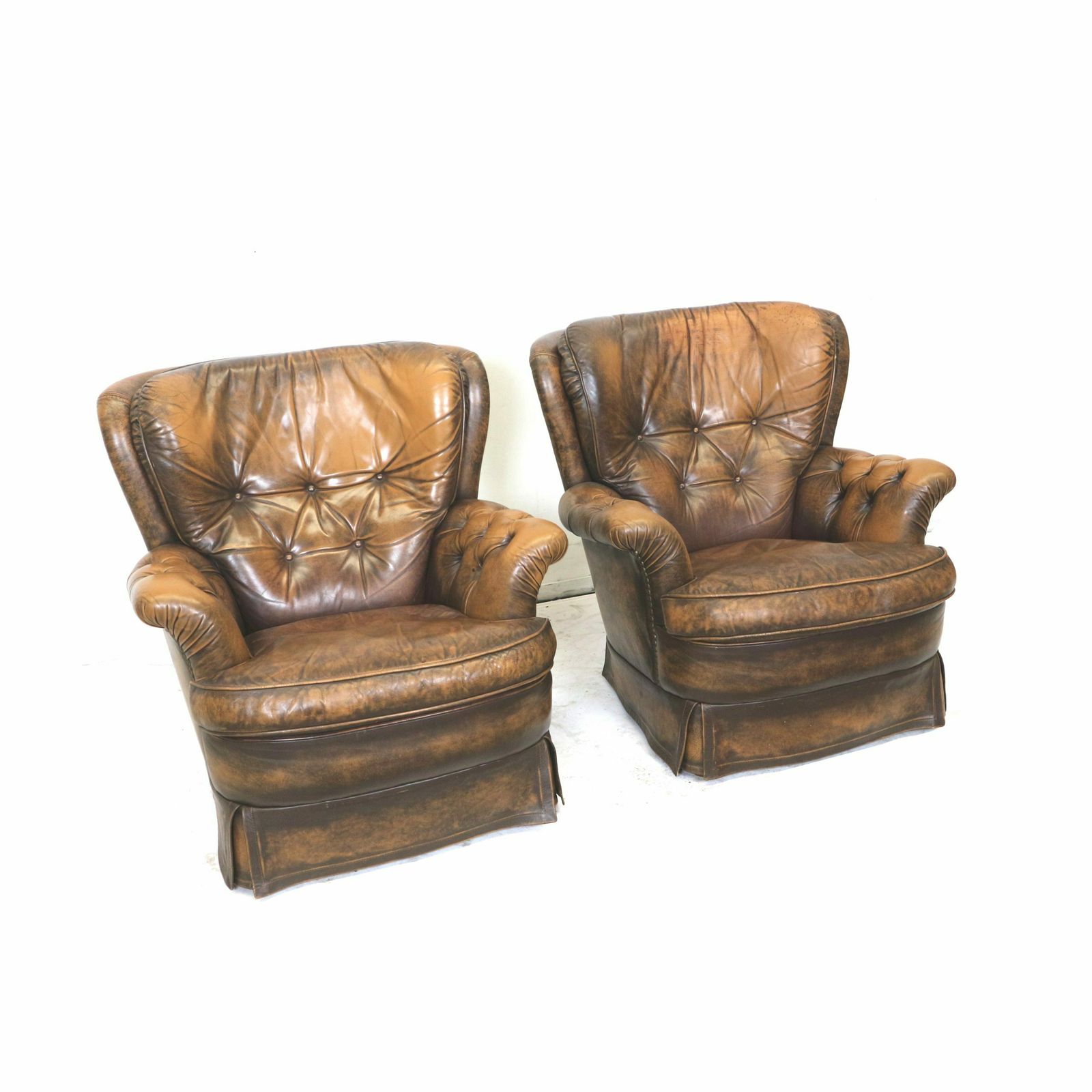 Set Of 2 Leather Chesterfield Armchairs From The 1970s photo vinterior