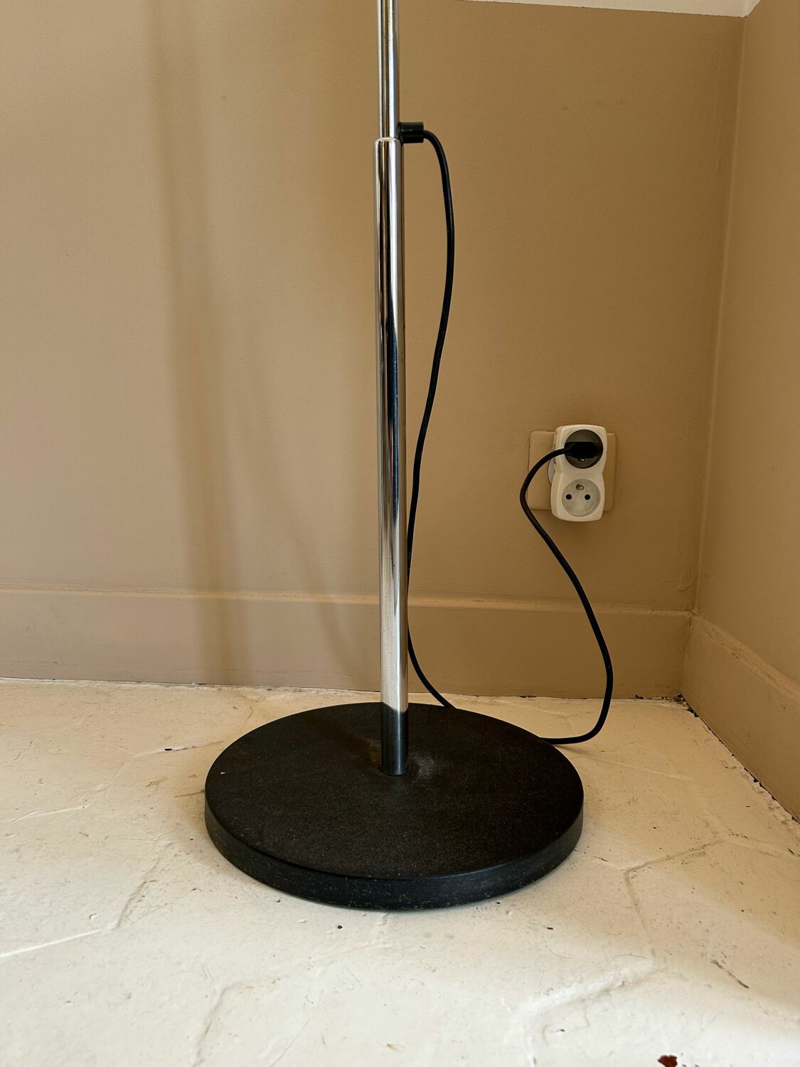 photo buy Vintage Adjustable Floor Lamp, Chrome And Black, Gismondi For Artemide, Italy 1980
