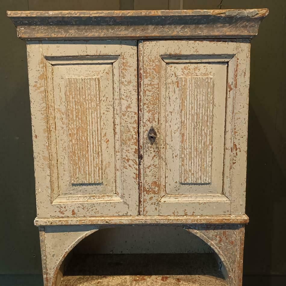 photo furniture Gustavian Miniature Dresser, 1800s