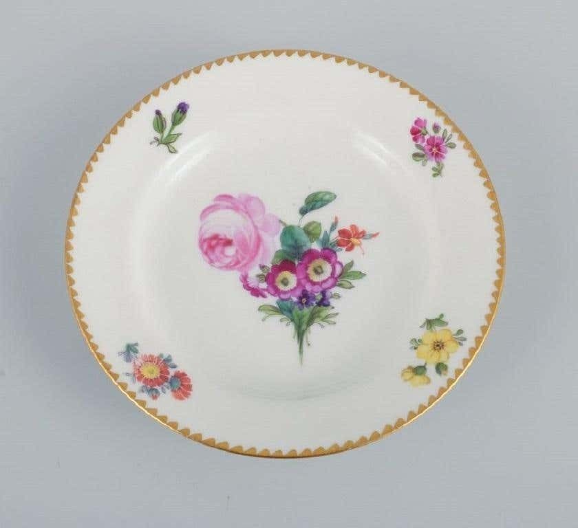 B&G, Bing & Grondahl Saxon Flower. Six Cake Plates Decorated With Flowers photo vintage
