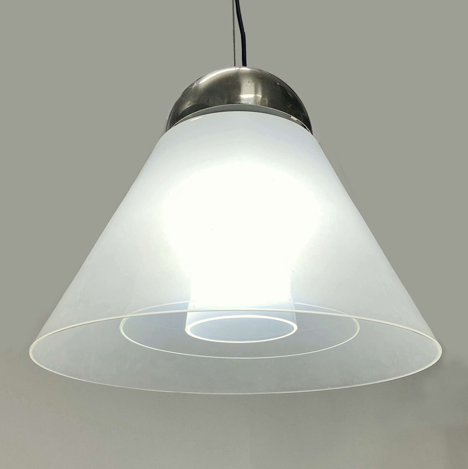 photo furniture Milk Glass Pendant By Carlo Nason Mazzega Venice, 1970's