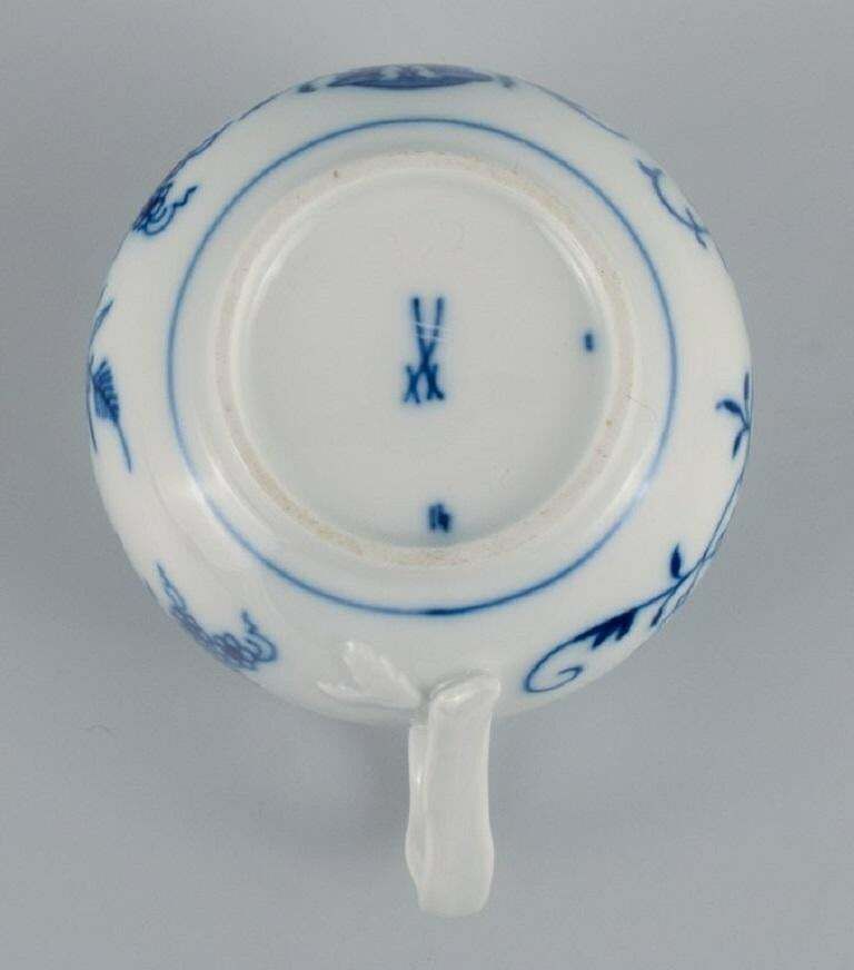 Meissen, Three Pieces Blue Onion, Cup Without Handle, Low Cup And Small Plate photo vintage