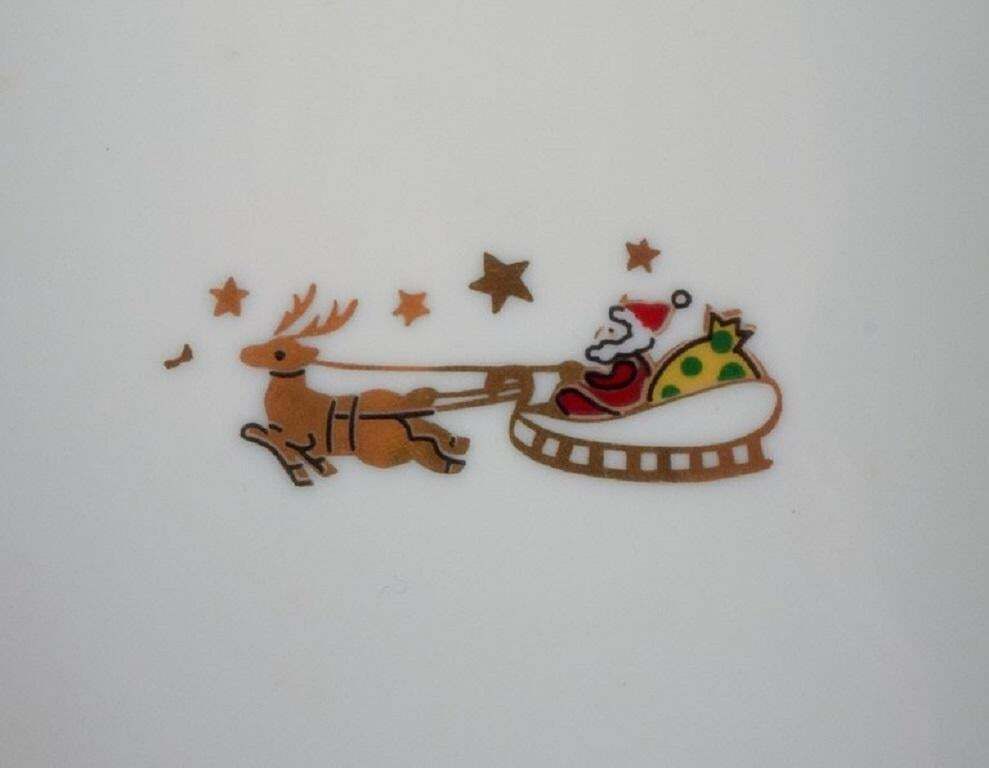 Maebata, Japan, Porcelain Dish With Christmas Motif. Late 20th C. photo 167.0