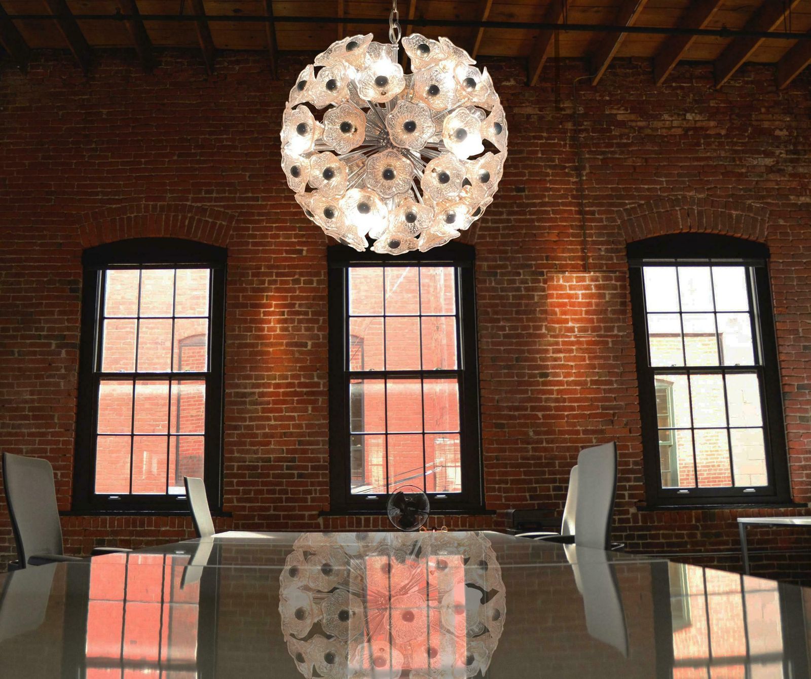 Sputnik Midcentury Pink Murano Glass Italian Chandelier, Vistosi Style, 1970 photo furniture