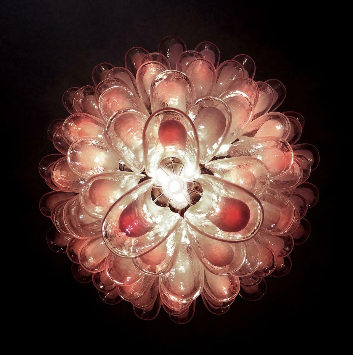 photo vinterior Fabulous Pair Of Italian 75 Pink And White Petal Chandeliers, Murano