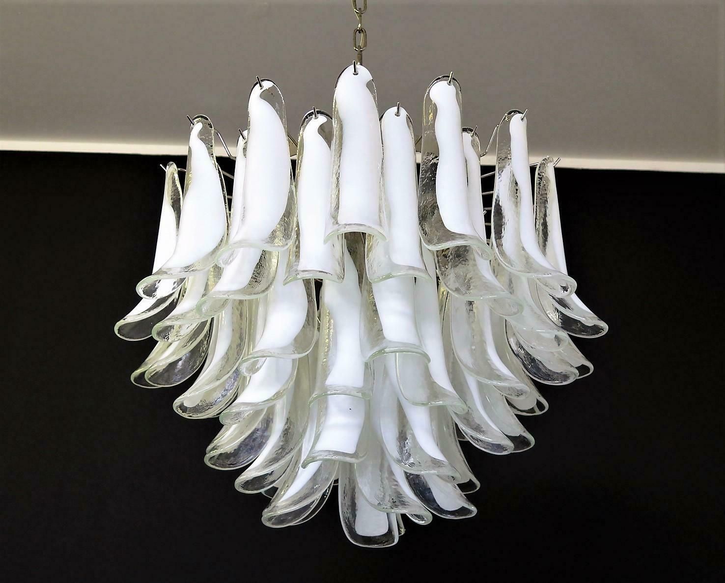 photo vintage Pair Of Italian 53 White Petal Chandelier, Murano