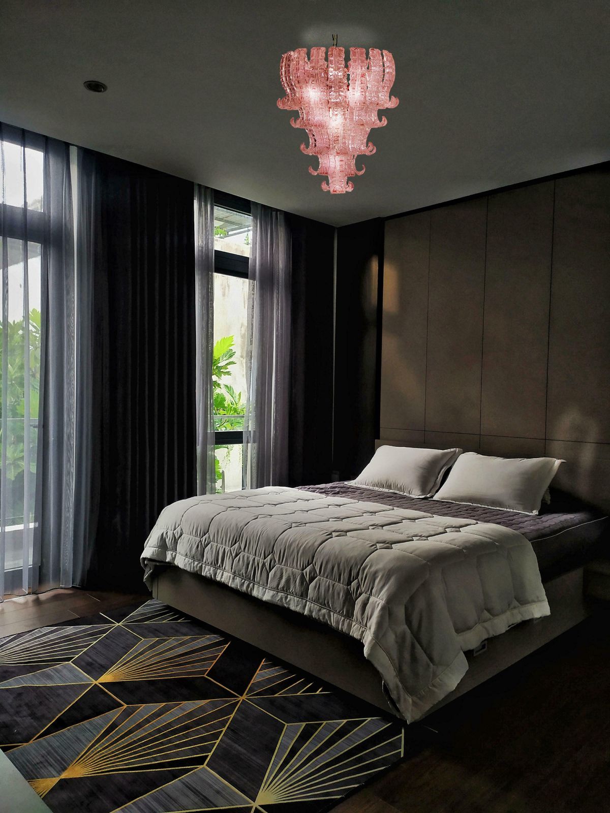 Pair Spectacular Venetian Six Tier Felci Glass Chandeliers. Murano photo vinterior