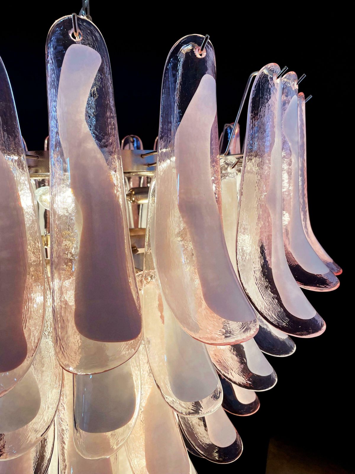 4846.0 Fabulous Pair Of Italian 75 Pink And White Petal Chandeliers, Murano photo