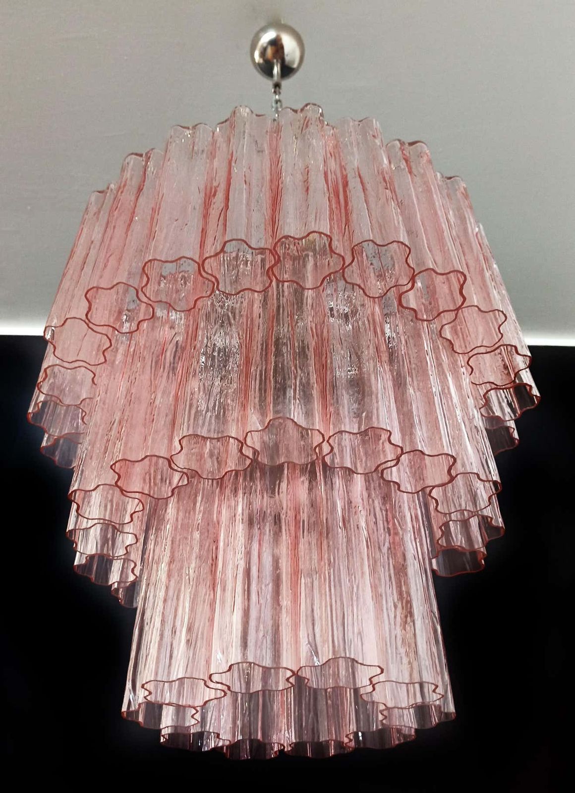photo vintage Pair Of 52 Pink Tronchi Chandeliers Style Toni Zuccheri For Venini, Murano