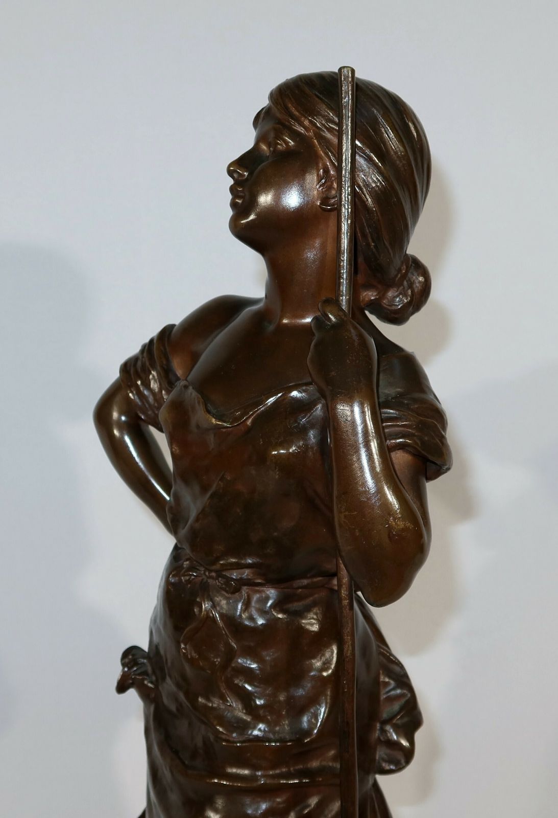 photo vintage Important Bronze "Young Peasant Woman", Signed H. Moreau, 2nd Part 19th Century