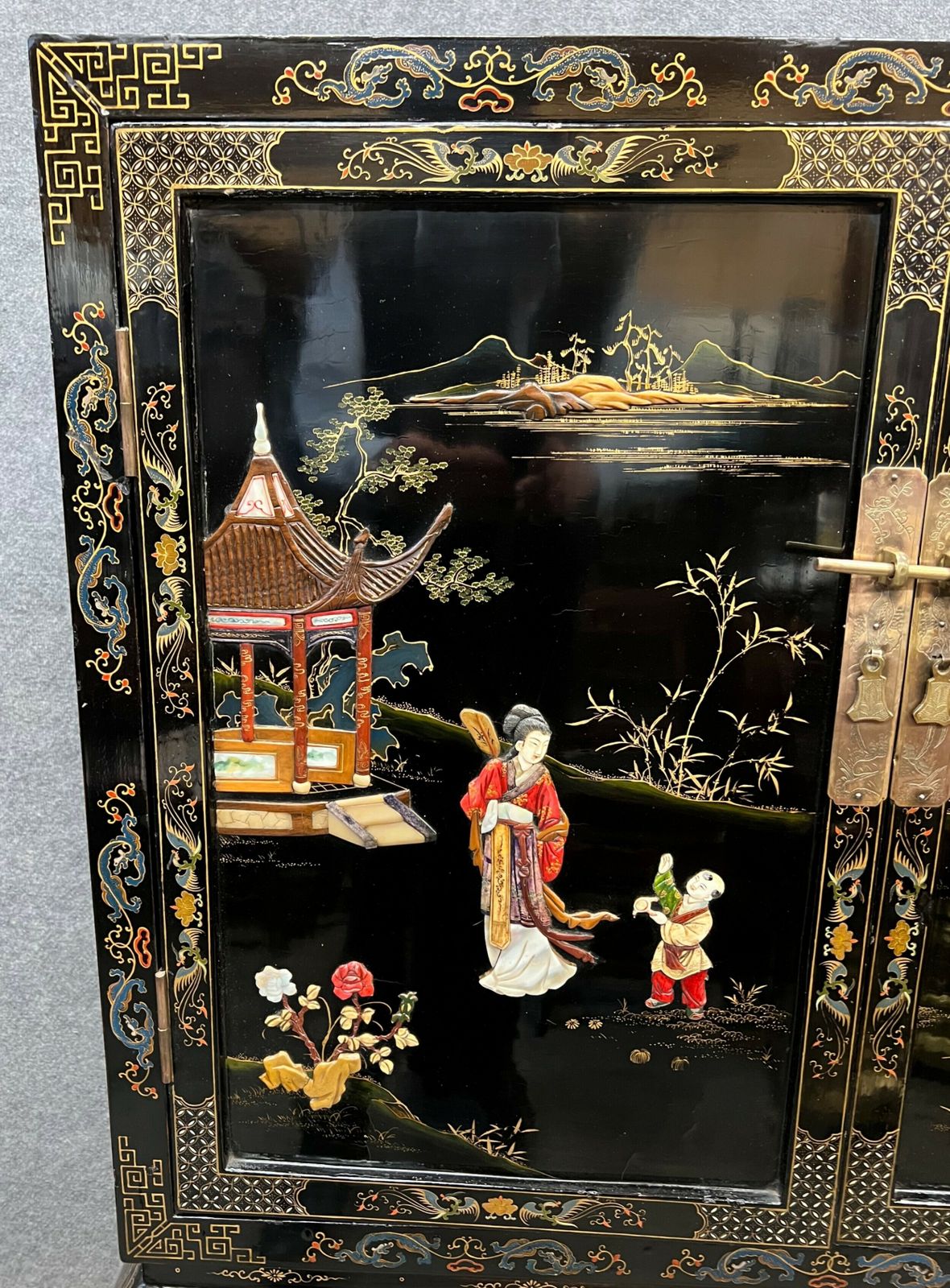 Stunning Large Chinoiserie Cocktail Cabinet photo vintage