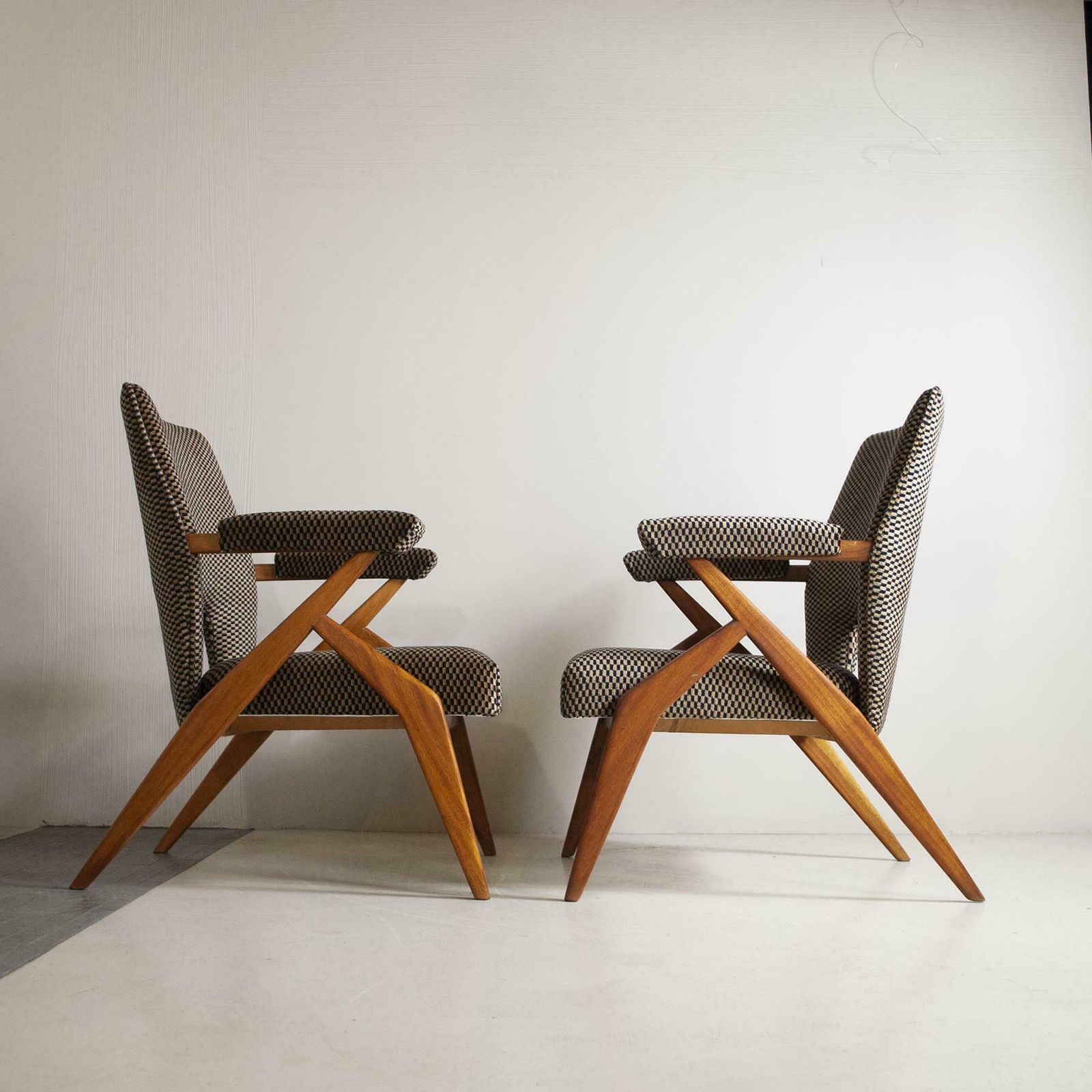 photo vinterior Antonino Gorgone Italian Mid Century Armchairs