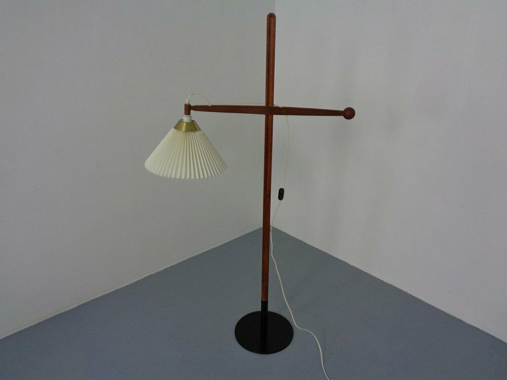 Adjustable Teak Floor Lamp Model 325 By Vilhelm Wohlert For Le Klint, Denmark, 1950s photo Lighting