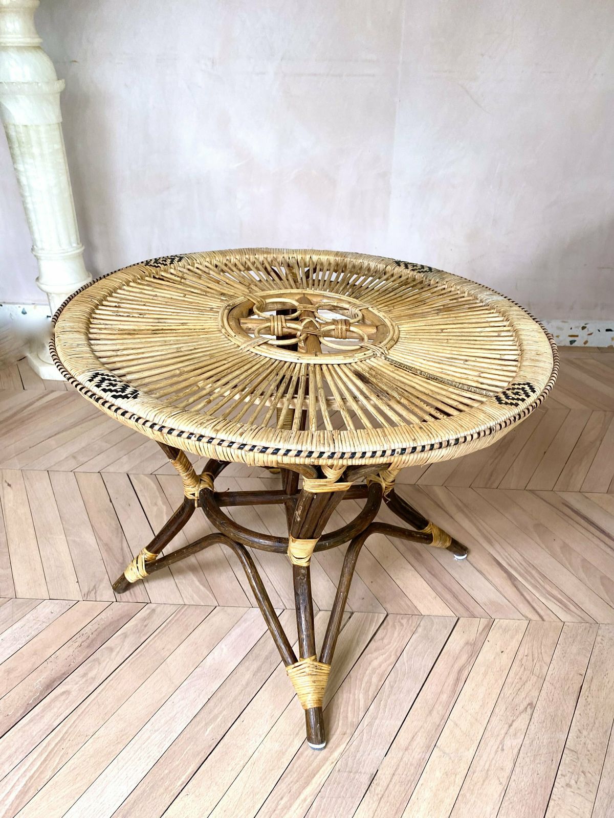 489.0 Original 1960s Peacock Rattan Tub Chair & Matching Table photo