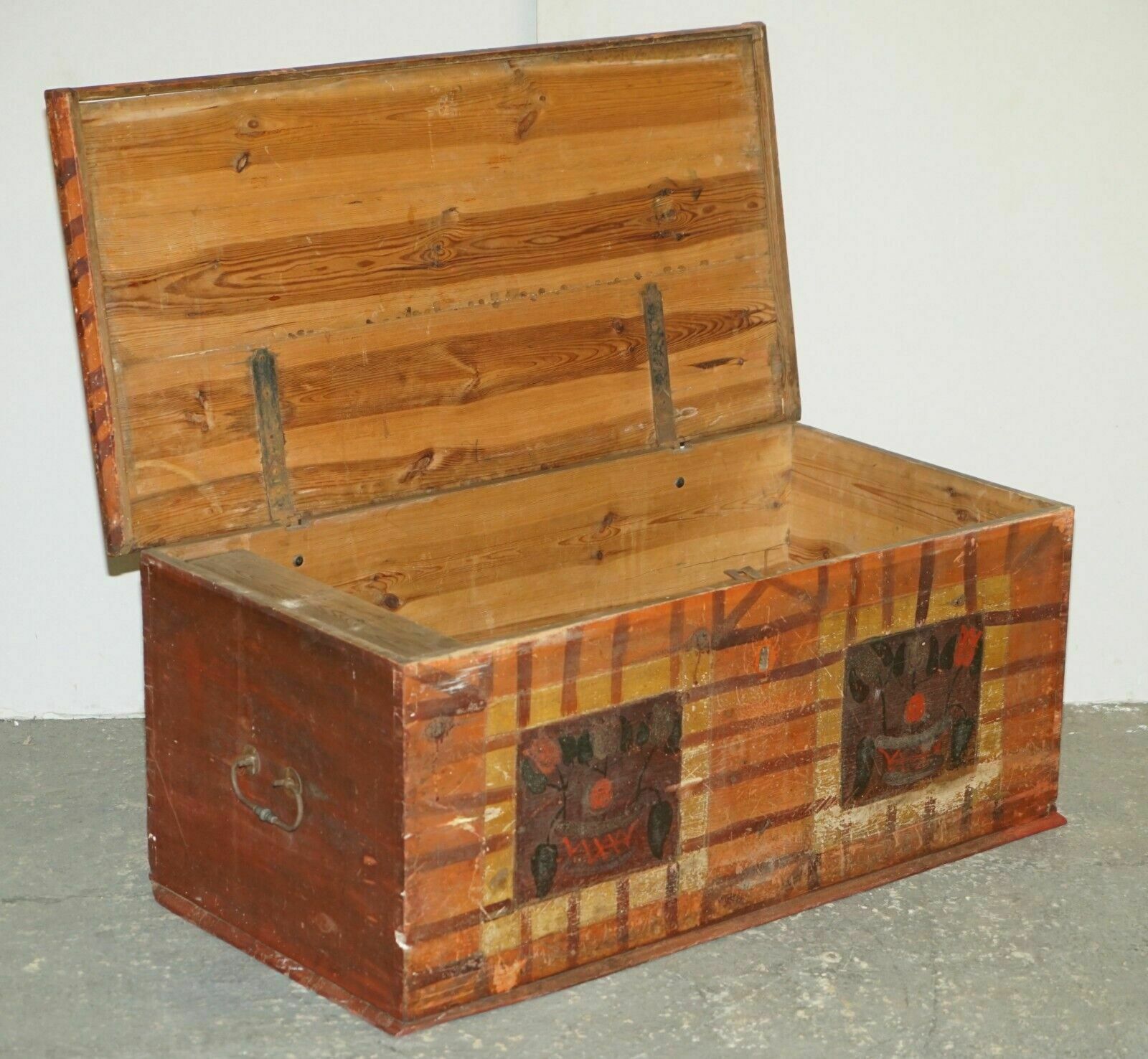 photo vinterior 1875 Large Antique Original Paint Hungarian Blanket Chest Coffer Trunk