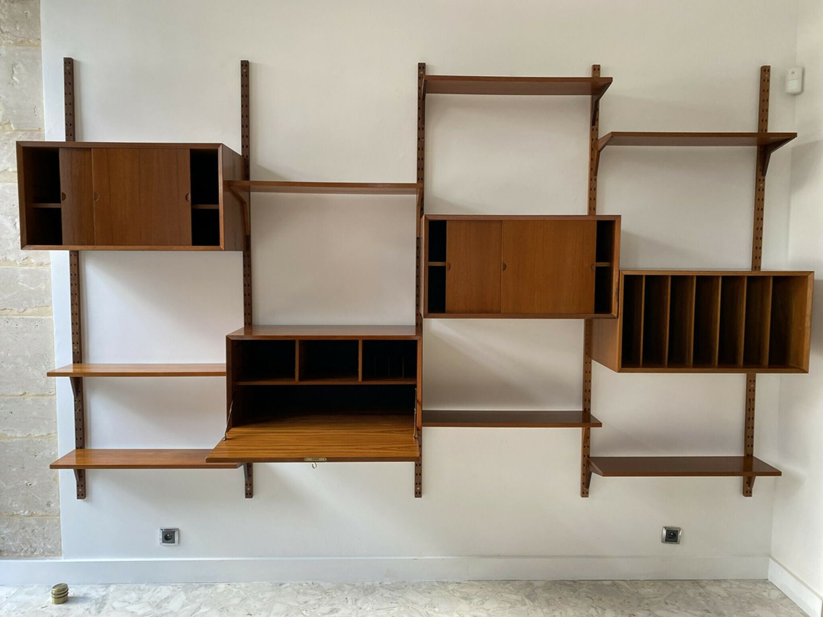 Cadovius "Royal System" 4 Column Teak Set, 1970 photo 7803.0
