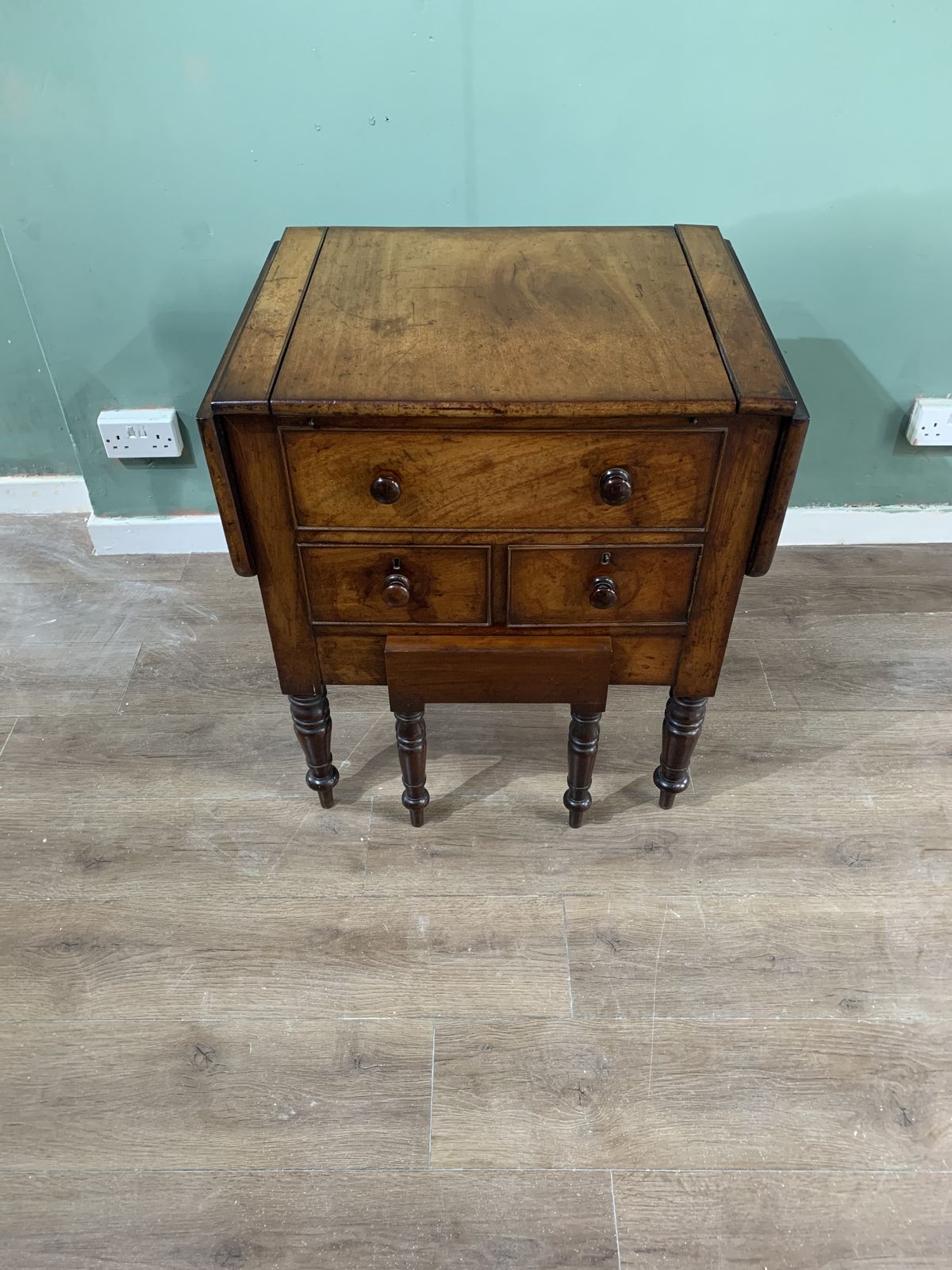 Antique Mahogany Gentleman’s Wash Stand