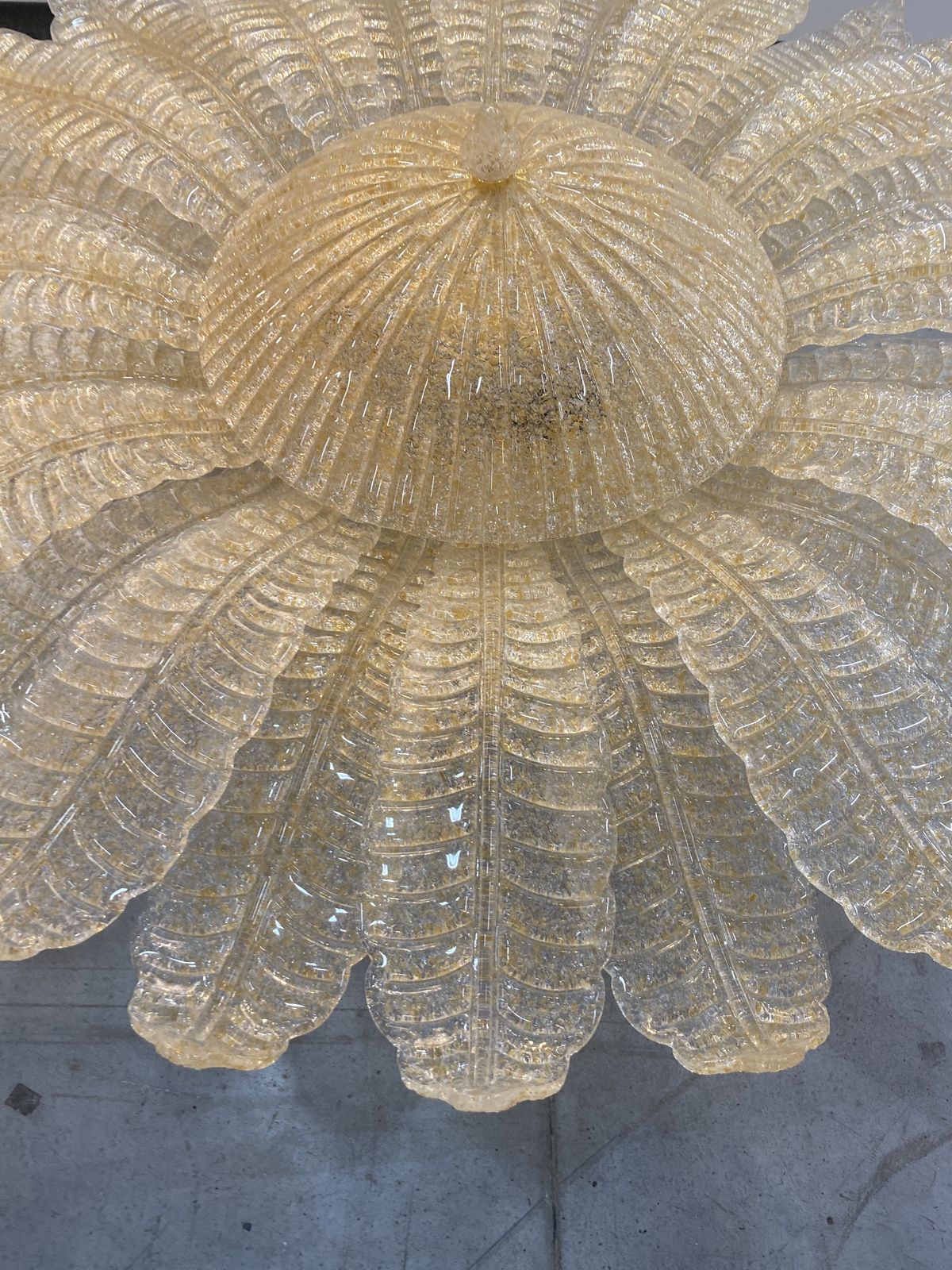 Impressive And Shenographic Venetian Flush Mounth Made In Gold Graniglia Murano Glass photo Lighting